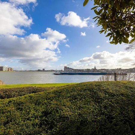 Апартаменти Studio Aan De Maas Звейндрехт Екстер'єр фото